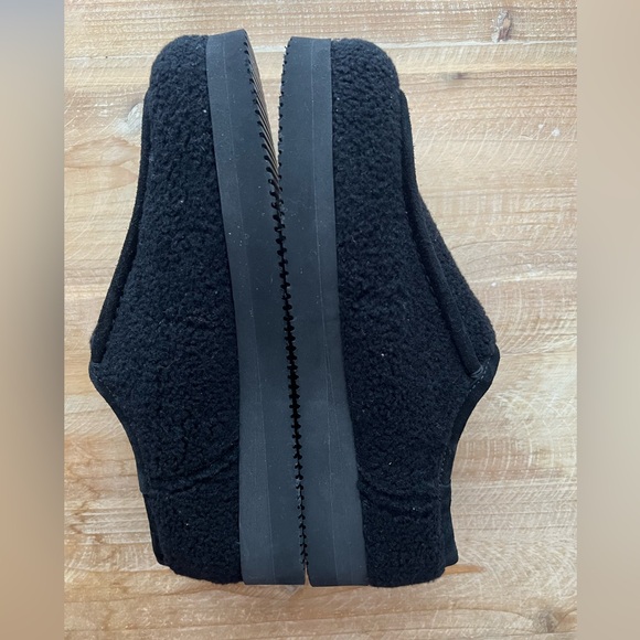 P448 Bubble Genuine Shearling Slipper In Black size 8.5 - Picture 6 of 11
